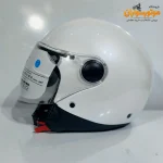 کلاه کاسکت MT وسپایی سفید با طلق اضافه - نمای نزدیک